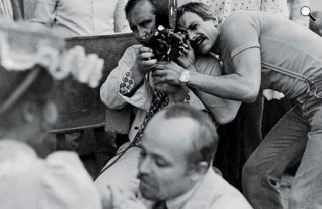 Nyikita Mihalkov az Etűdök gépzongorára c. film forgatásakor (Fotó: re-movie.ru)