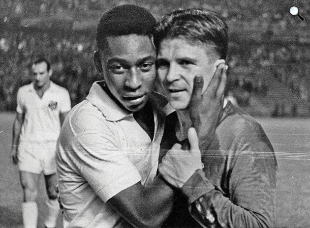 Puskás és Pelé együtt (Fotó: puskas.com)