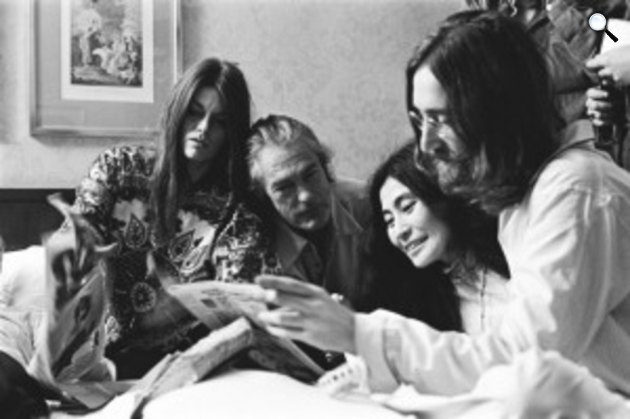Rosemary Leary, Timothy Leary, Yoko, Ono és John Lennon (Fotó: radiowoodstock.com)