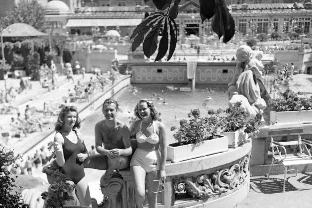 Szent Gellért Gyógyfürdő, 1943 (Fotó: Fortepan)