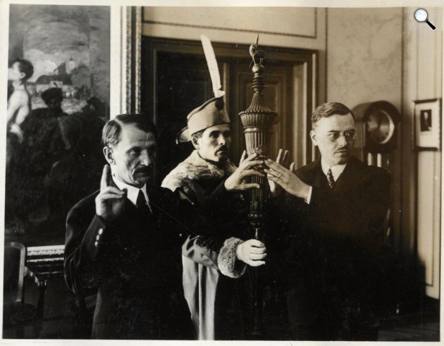 Bárczi Géza nyelvész egyetemi kinevezése és esküje, 1941 (Fotó: Debreceni Egyetem)