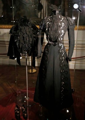Erzsébet osztrák császárné, magyar királyné gyászruhája (Fotó: Dieter Nagl für SKB/Sisi Museum)