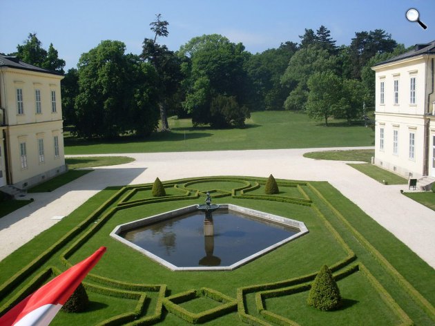 Károlyi-kastély parkja nyáron, Fehérvárcsurgó, 2015 (Fotó: Károlyi-kastély Accent Hote