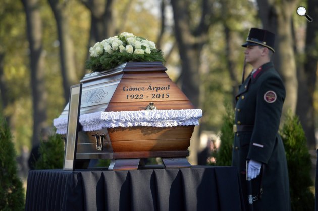 Göncz Árpád temetése az Óbudai Temetőben, Budapest, 2015. november 6. (MTI Fotó: Koszticsák Szilárd)