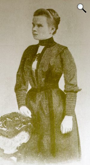 Steinberger Sarolta szülész-nőgyógyász, az első orvosnő (Fotó: OSZK)