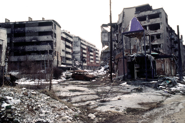 Boszniai háború, Szarajevó - Grbavica negyed, 1996 (Fotó: Wikipédia)