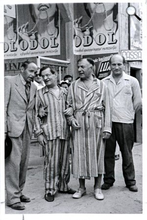    Karinthy Frigyes, Salamon Béla, Rejtő Jenő és egy ismeretlen, 1938 nyara (Fotó: Nagy István/PIM)