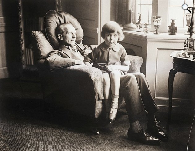 A.A. Milne és fia, Christopher Robin  (Fotó: Babelio)
