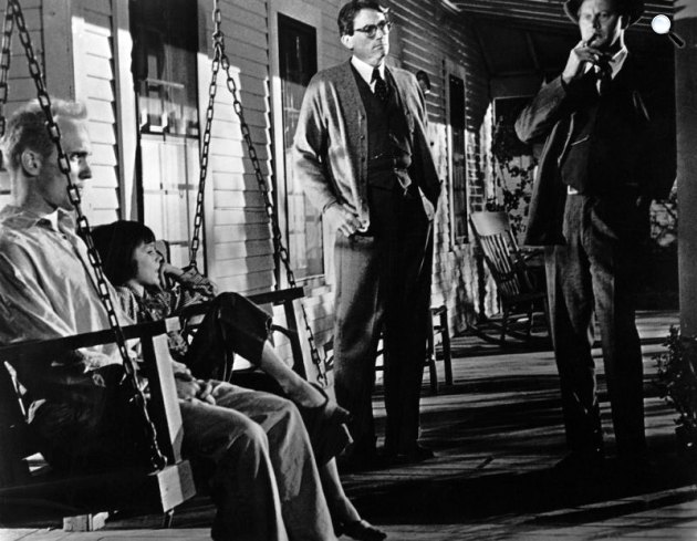 Ne bántsátok a fekete rigót! - Gregory Peck, Robert Duvall, Mary Badham, 1962 (Fotó: listal.com)