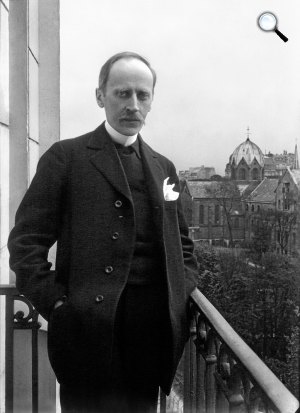 Romain Rolland a lakása balkonján, Montparnasse, Párizs, 1914 (Fotó: Wikipédia)