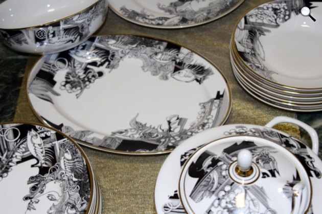 Szász Endre ADRIA étkészlet, Hollóházi Porcelán (Fotó: hollohaziporcelan.hu)