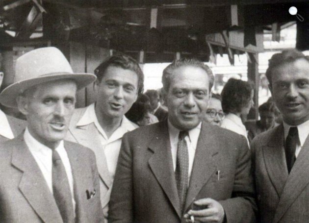 Rideg Sándor, Somlyó György, Zelk Zoltán és Devecseri Gábor a 40-es évek végén (Fotó: PIM)