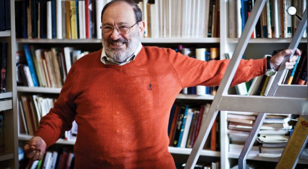 Umberto Eco író-filozófus otthonában, könyvtárszobájában (Fotó: www.polskieradio.pl)