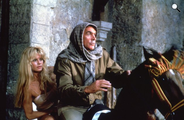 James Bond: Soha ne mondd, hogy soha - Kim Basinger és Sean Connery, 1983 (Fotó: listal.com)