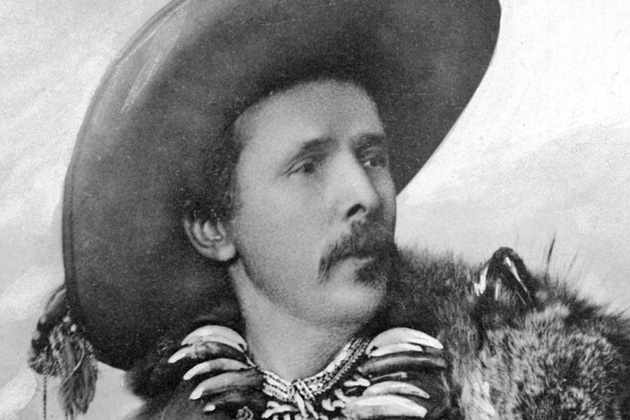Karl May (1842-1912) német regényíró jelmezben, 1896, részlet (Fotó: karl-may-wiki.de/Alois Schiesser)