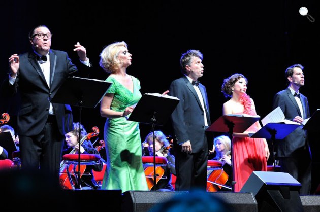 Eric Idle és John Du Prez: Nem a Messiás, Hajdú Steve, Janza Kata, Homonnay Zsolt, Heiter Melinda, Pintér Dömötör (Fotó: nemamessias.hu)