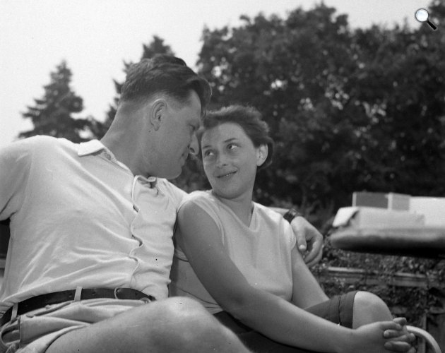 Karinthy Ferenc (Cini) író és felesége, Boros Ágnes, 1955 (Fotó: Fortepan)