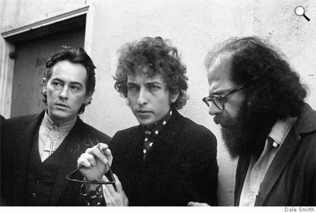 Alley Cats Michael McClure, Bob Dylan, Allen Ginsberg, 1965 (Fotó: Dale Smith/college.columbia.edu)