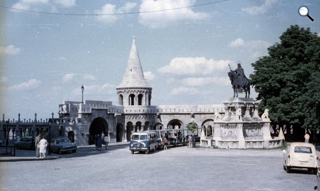 Szentháromság tér, Szent István szobra (Stróbl Alajos, 1906.) a Halászbástyánál, 1965 (Fotó: Fortepan)