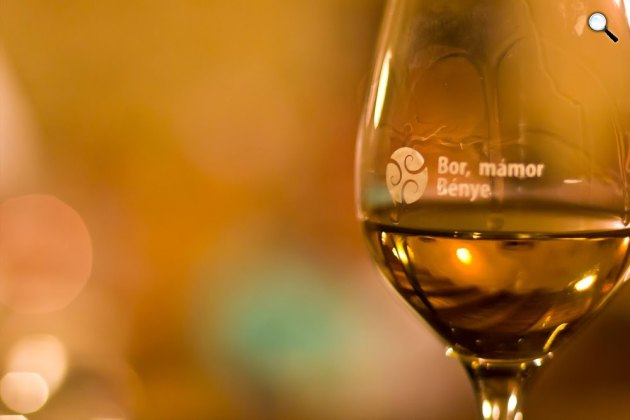 Bor, mámor… Bénye