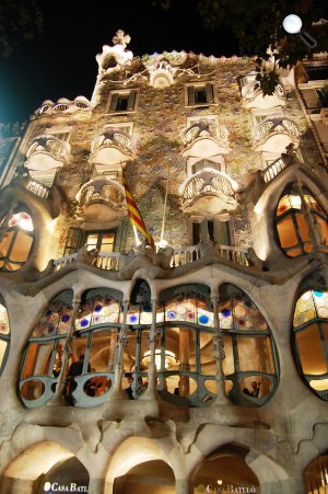 Antoni Gaudí építésze: Casa Batllo, Barcelona (Fotó: Wikipédia)