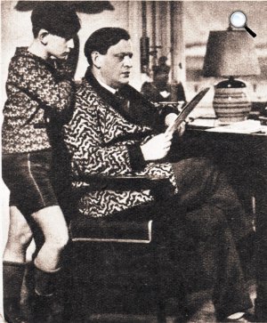  Karinthy Frigyes (1887-1938) fiával, Karinthy Ferenccel (1921-1992) (Fotó: Seidner Zoltán/PIM/europeana.eu))