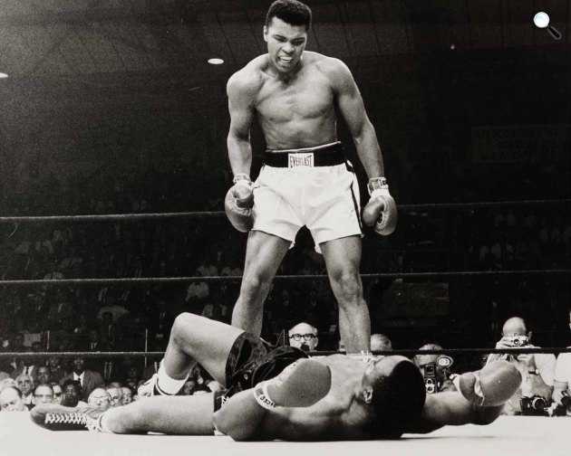 Muhammad Ali bokszmérkőzése Sonny Liston ellen, 1964 (Fotó: listal.com) 