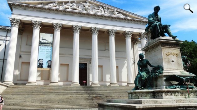 Magyar Nemzeti Múzeum, Stróbl: Arany János-szobor, Budapest (Fotó: kepguru.hu)