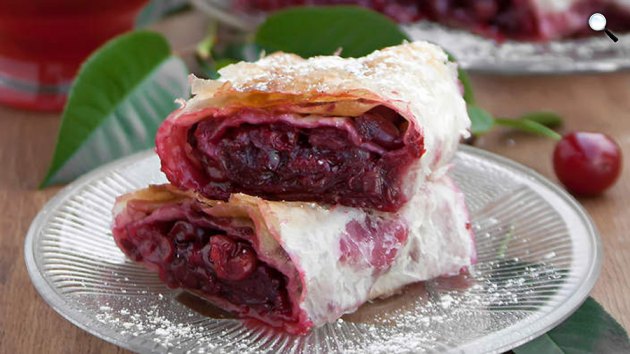 Étel - Meggyesrétes, édesség, sütemény (Fotó: pixabay.com)