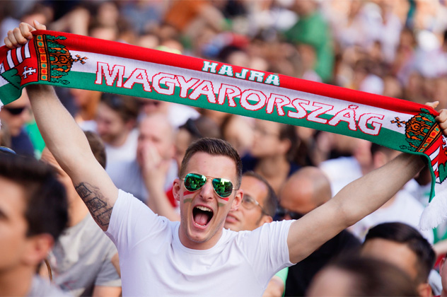 Szurkolók a franciaországi labdarúgó Európa-bajnokság Ausztria - Magyarország mérkőzésen 2016. június 14-én. (MTI Fotó: Balogh Zoltán)