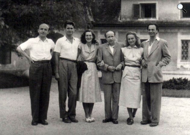 Baráti társaság, Kiss Tamás (a fotó készítője), Mészöly Miklós, Polcz Alaine, Kálnoky László, Nemes Nagy Ágnes és Lengyel Balázs, Szigliget, 1954. július (Fotó: PIM)