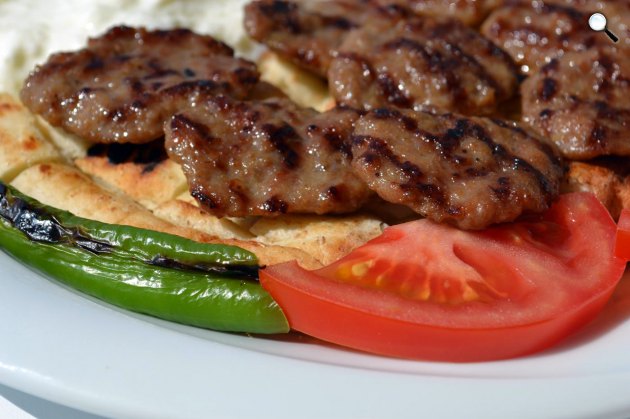 Török pideli kebab (Fotó: Foodewine.com)