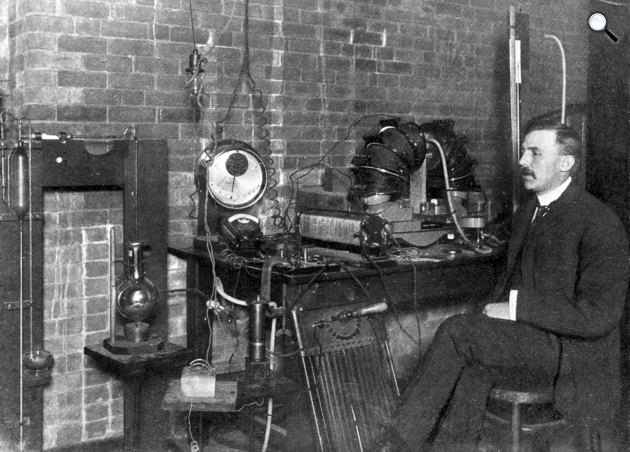 Ernest Rutherford, az alfa-részecskék felfedezője, Nobel-díjas tudós, 1905 (Fotó: Wikipédia)
