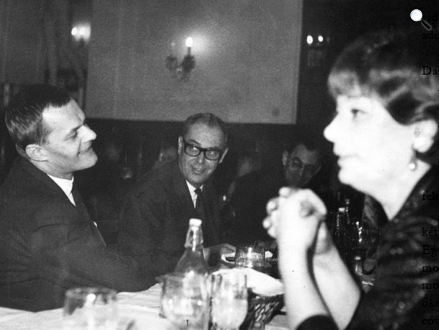 Darvas Iván, Várkonyi Zoltán és Szemere Vera a Fészek Klubban (Fotó: Kalmár Tibor: A humor háza/Kossuth Kiadó)