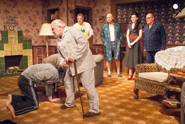 Harold Pinter: Hazatérés - Zenthe Ferenc Színház - VSZF 2016 (Fotó: Thália Színház)