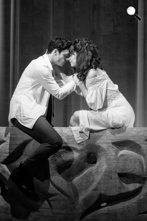 William Shakespeare - Kenneth Branagh: Rómeó és Júlia - Lily James és Richard Madden (Fotó: Pannonia Entertainment)
