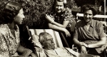 Móricz Zsigmond és három leánya, 1942 (Fotó: Simon Andor/Nyugat/PIM)