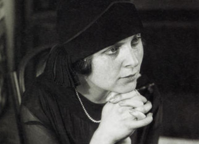 Elza Triolet író, Louis Aragon felesége, 1925 (Fotó: Wikimedia/histoire-en-questions.fr/Alexander Rodchenko)