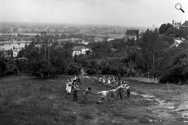 Chim (David Seymour): A háború gyermekei / Children of War, 1948 (Fotó: Chim (David Seymour)/Magnum Photos)