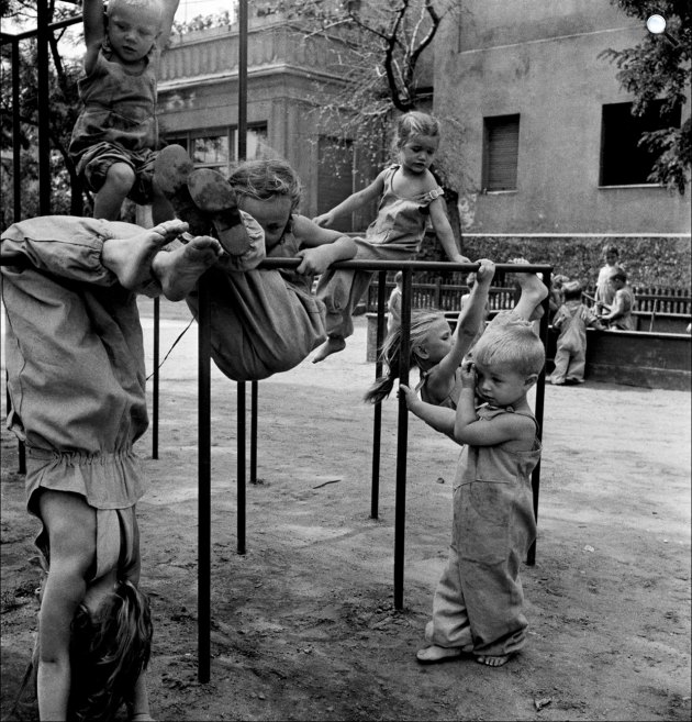 Chim (David Seymour): A háború gyermekei / Children of War, 1948 (Fotó: Chim (David Seymour)/Magnum Photos)