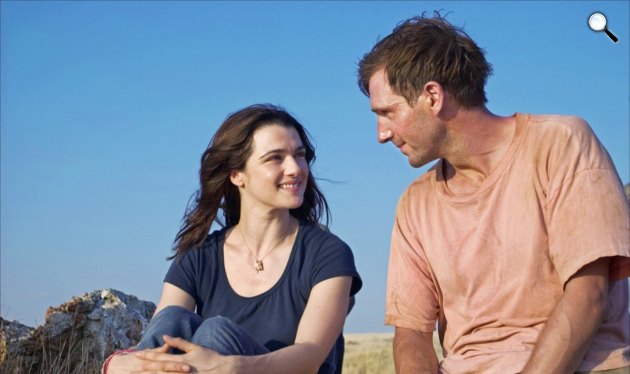 John le Carré: Az elszánt diplomata - Ralph Fiennes és Rachel Weisz, 2005 (Fotó: listal.com)