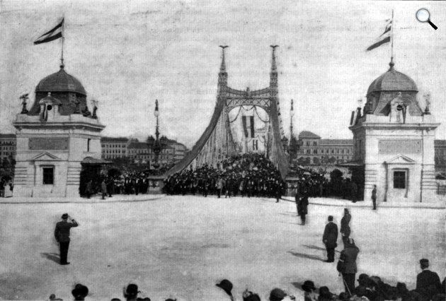 A Ferenc József (Szabadság) híd átadása, a király és kísérete jelenlétében, 1896. október 4. (Fotó: Vasárnapi Ujság 1896/OSZK)
