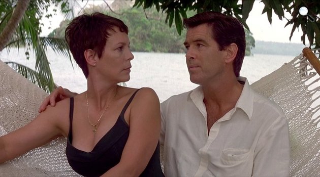 John le Carré: A panamai szabó - Jamie Lee Curtis és Pierce Brosnan, 2001 (Fotó: listal.com)