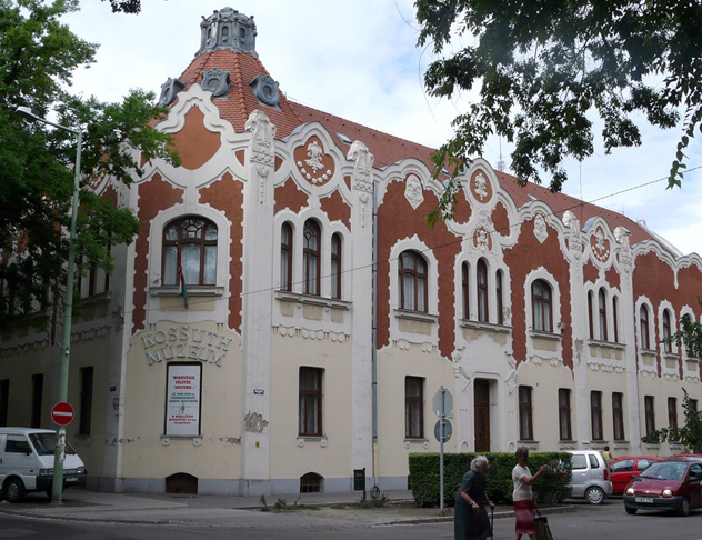 A Kossuth-múzeum épülete Cegléden (Fotó: Wikipédia)