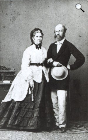 Jókai Mór és neje, Laborfalvi Róza ezüstmenyegzőjük idején, 1973 (Fotó: PIM)