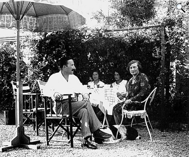 Stefan Zweig író és felesége, Friderike von Winternitz családja körében (Fotó: babelio.com)