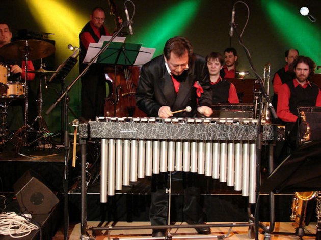 Tommy Vig és a Budapest Jazz Orchestra, 2007 (Fotó: tommyvig.com)