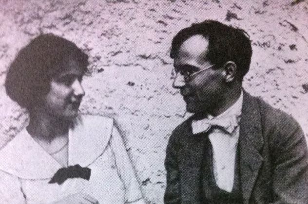Tóth Árpád (1886-1928) és menyasszonya, Lichtmann Anna, Annuska (Fotó: Tóth Eszter: Családi emlékek / Magvető)