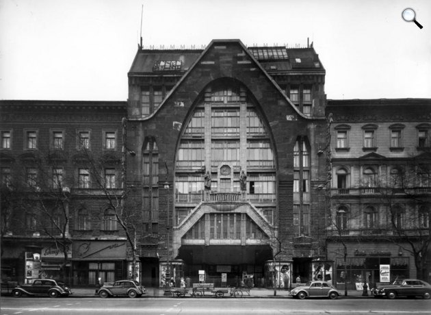 Divatcsarnok, Andrássy út (Népköztársaság útja) 39., Budapest (Fotó: Wikipédia)