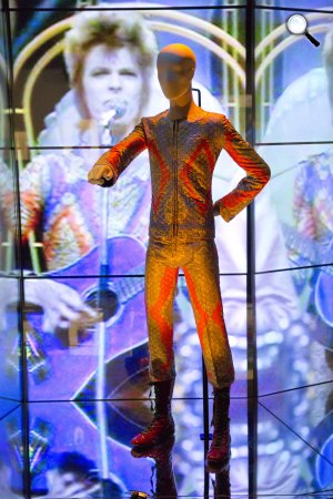 David Bowie arcai (Fotó: David Bowie Archive (c) Victoria and Albert Museum, London)
